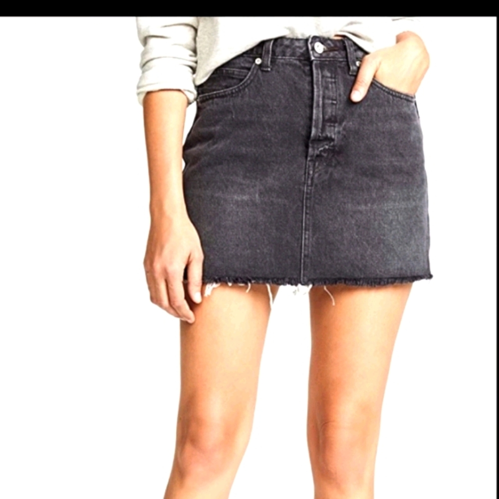 PRICE DROP TODAY 🎀 🎀CUTE FREE PEOPLE SKIRT